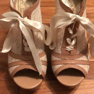 Lace Seychelles wedges